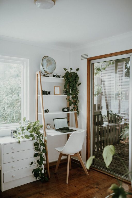 Simple Steps to Create a Cozy and Inviting Home Workspace